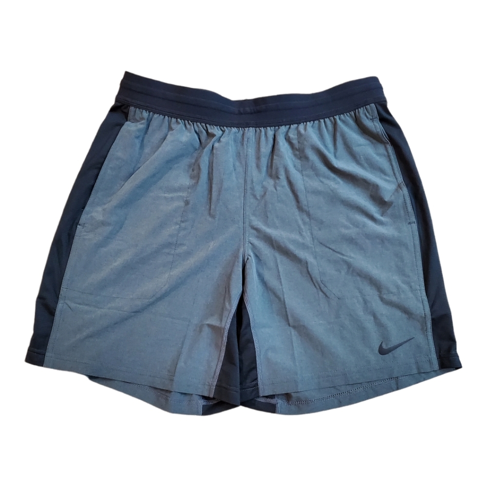 NWT Nike Yoga Shorts size Large